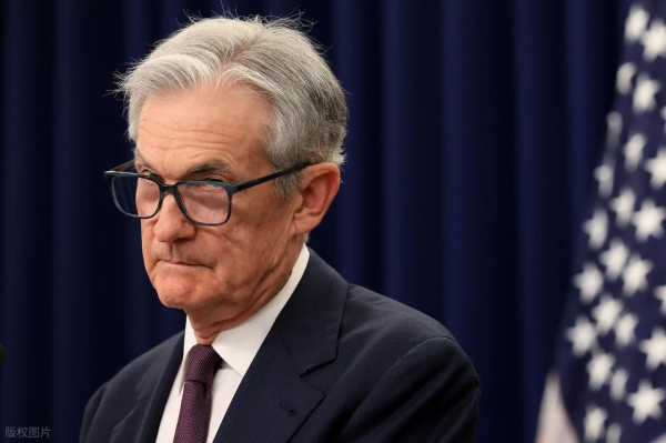 创通网 美联储主席鲍威尔：为保就业而降息 关税推高商品价格